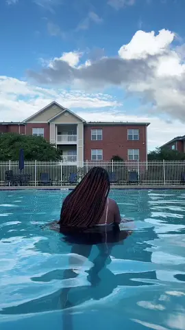 drunk pool days 🔞🥰 #lesbiansoftiktok #lgbtq #pooltime #fyp