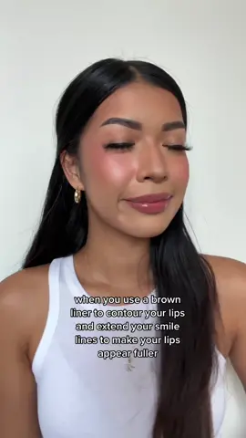 brown eyeliner makes the best lip contour 👁👄👁 #lipcontour #lipcontouring #liplinerhack #liplinertutorial
