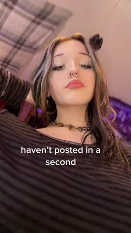 sorry babys ive been linds gettin ready to go back to school☠️😭💋#missedyall