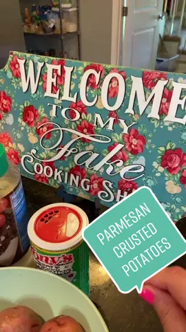 @thishappilyeverafter #parmesan  #crusted #potatoes #potatotok #tonyschacheres #cooktok #dinnertok #dinnersides #cookingtok #myfakecookingshow #fakecookingshow #homechef #southmississippi #familyapproved #kidapproved #whatsfordinner #sundaydinner