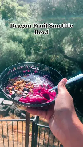 Yum 😋 #fyp #country #food #smoothiebowl #dragonfruit