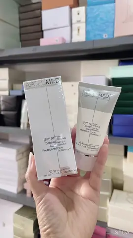 Các chị đi viện da liễu về, 100% sẽ nhắn tin và gọi điện cho nhà em Huệ, để mua em kem vip chống nắng vật lý #Jeandarcel.Chỉ 1 câu quá yêu và quá thích các chị nha❤️❤️