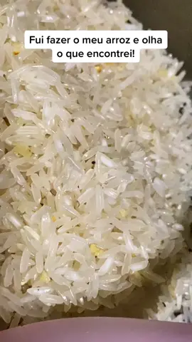 O que fazer nessas situações? Aff 😥 #fy #fyyy #arroz #arrozrefogado #vaiprofy #domingou #larvas #larvasnacomida