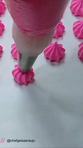 Pingos de suspiros #pirulitodesuspiro #suspiro #viralvideo #confeitaria #merengue #meringue #meringuecookies #suspirospersonalizados