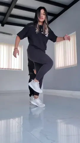 Don’t mind us, we’re just out here making some mad moves 🔥 @unyted_dancecrew  y’all are just top shelf 💦 #soulbonerxunyted #dance #dancechallenge #dancetok #dancers #sweatshirtstyle #sweatshirts #streetwear #srilanka #lanka #sl #duos