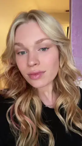 I have the best hair lady!! 💞#hairappointment #hair #pregnant #pregnancy #hairtransformation #26weekspregnant #girlmom #SelfCare