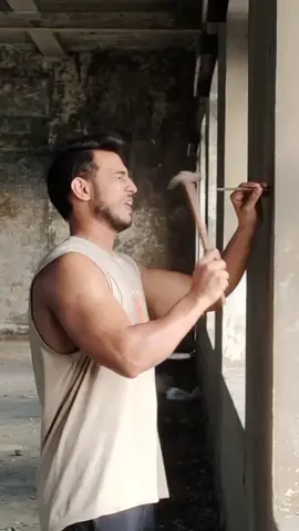 Hathodi 🔨 Hath Par Lag Gai 🥲😅 #guitar #hammer #Hand #meme #goviral #foryou