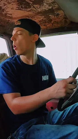 “Dont want to run it too long” then proceed to rev the piss out of it 😂 #cumminss #dieseltrucks #diesel #projecttruck #dodge