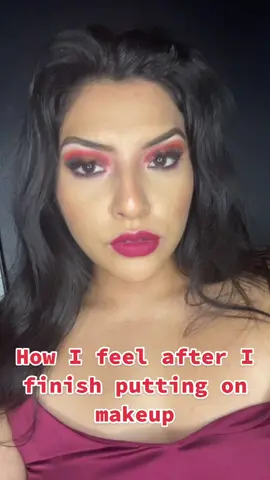 Who feels like this after doing a fire makeup look? 💋 #BeautyTok #makeup #smokeyeye #beauty