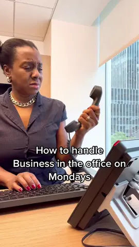 Mondays in the office be like #showyourgrillskillz #officehumor #nyc #myofficeisbetterthanyours #fypage #nyclife #coworkers 