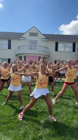 Day 3 of spirit week!!!💛💛 We cant wait for recruitment to start! #adpi #dance #wlfeo #bamarush #wku #wkuadpi #diamonds #obic #fyp