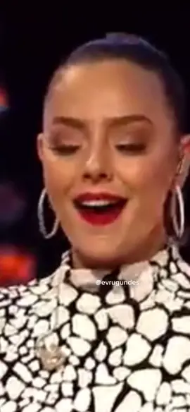 #beninsandeğilmiyim #ebrugündeş #ebrugundes #keşfet #kesfet #osestürkiye #öneçıkar #sahne #evrugundes