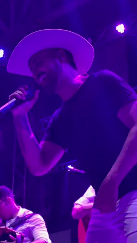 #Dices fue la primera canción que escribí… ¿en qué año la lancé? Sin googlear pues 😂 #jhonalexcastaño #reydelchupe #envivo #musicapopular #bienpopular