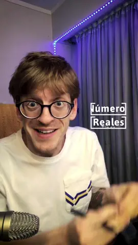 ➡️ En matemáticas, el conjunto de los números reales incluye tanto los números racionales (positivos, negativos y el cero) como los números irracionales; y en otro enfoque, a los trascendentes y a los algebraicos. Los irracionales y los trascendentes no se pueden expresar mediante una fracción de dos enteros con denominador no nulo; tienen infinitas cifras decimales aperiódicas.  ➡️ Los números reales pueden ser descritos y construidos de varias formas, algunas simples, aunque carentes del rigor necesario para los propósitos formales de las matemáticas, y otras más complejas, pero con el rigor necesario para el trabajo matemático formal.  ➡️ Durante los siglos siglo xvi y siglo xvii el cálculo avanzó mucho aunque carecía de una base rigurosa, puesto que en el momento prescindían del rigor y fundamento lógico, tan exigente en los enfoques teóricos de la actualidad, y se usaban expresiones como «pequeño», «límite», «se acerca» sin una definición precisa. Esto llevó a una serie de paradojas y problemas lógicos que hicieron evidente la necesidad de crear una base rigurosa para la matemática, que consistió en definiciones formales y rigurosas (aunque ciertamente técnicas) del concepto de número real.3 En una sección posterior se describirán dos de las definiciones precisas más usuales actualmente: clases de equivalencia de sucesiones de Cauchy de números racionales y cortes de Dedekind.  ✏️   Profedemate es un canal de contenidos de divulgación y enseñanza de las matemáticas. Seguinos para aprender y adentrarte a este maravilloso mundo!  ✏️📱 Podés encontrarnos en Tik Tok, Instagram y en YouTube.  🧮✏️  #ingenieríaindustrial #ingeniería #ingenieria #Ingenierías #IngenieríaCivil #ingenieríamecánica #ingenieríacivil #IngenieríaEléctrica #universidades #enseñanzayaprendizaje #universidad #enseñanzas #enseñanza #profesores #profesor #matemáticas #matematicas #Matemáticas #laplace #laplacetransform #transformadadelaplace #análisismatematico #analisismatematico #análisismatemático #analisismatemático #analisismatematico1 #analisismatematico2 #cálculo #calculo #calculointegral