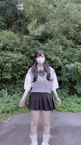 遊園地.学生さんオススメgibousコーデで撮影してきました!写真はインスタで今日投稿予定です😳🌸#gibous #gibousコーデ #学生にオススメ #ベスト#制服コーデ