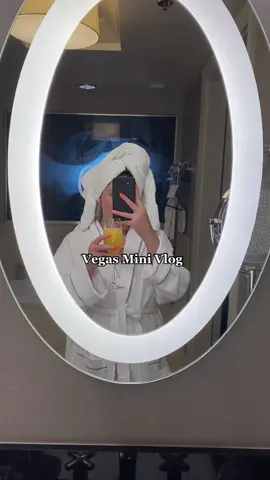 Hello from Vegas! Dress is from @zara 🫶🏼 #latinafashionblogger #midsizeoutfitinspo #vegasoutfits