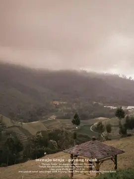 lagi lagi,aku kamu dan senja#menujusenja #payungteduh #senja #liriklagu #fypage #fyp