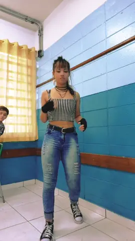 Ó Céus, que vergonha dançar isso na escola#dança #público #colégio 