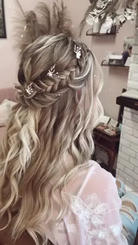 Boho half up half down style✨ #bridalhair #hairstyles #bride #bridetobe #brideshair #bohohairstyle #fyp