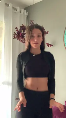 pronto agora ta melhor. menos o cabelo que ta tudo 😔