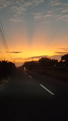 Tutup mata, resapi lagunya