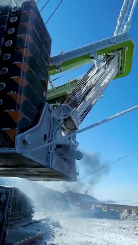 Crawler cranes at -10 degrees Celsius #fyp #crane #cranelife #craneoperator #constructionlife #heavyequipment #homeofmachine