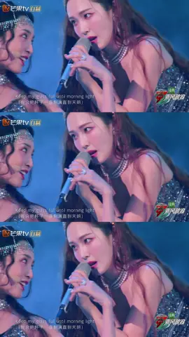 #RideOnWavesS3 #JessicaJung #ZhangLi #ZhuJiejing #KellyYu #WangZixuan brought us a charming song <Chandelier>. What a feast of seeing and hearing!
