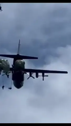 Crazy Twindoor from Malaysia 10 Para Bridged #anbublackops #military #pathfinder #malaysiaarmy #combatfreefall #paratroopers #airborne #ditaja #freefall #fypp #recon #pandura #fypp