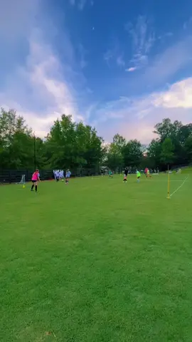 #Soccer #soccertiktok #soccergirl #womensoccer #ussoccer #uswnt #clubsoccer #tophatsoccer