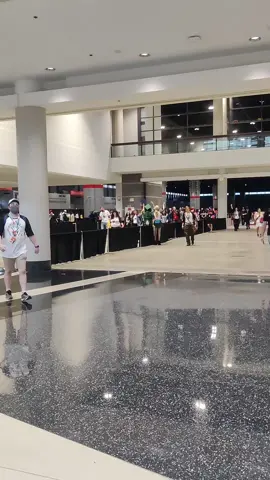 We're the freaks because we like to play a fantasy game 🤘😛🤘 #cosplay #c2e2 #comiccon #eddiemunson #josephquinn #strangerthings #netflix #hellfireclub #hellfire #dnd #metallica #masterofpuppets #werethefreaks #trollsgonnatroll #getmad #yumadbro #fyp