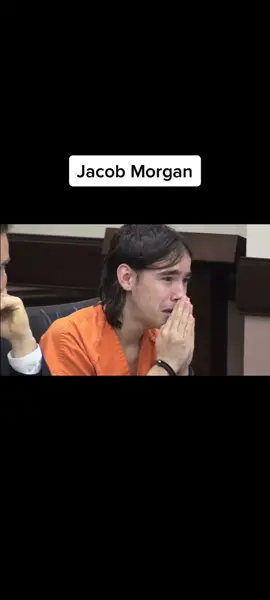 Die Reaktion des 17-jährigen Jacob Morgan, nachdem das Urteil einer lebenslänglichen Haftstrafe ausgesprochen wurde. Er legte ein Feuer, in welchem sein Bruder umkam. #truecrime #truecrimetiktok #crimetok #crime #prison #prisontiktok #prisontok #jacobmorgan #crimetiktok #guilty #schuldig #fy #fyp #foryou #foryoupage #verbrecher