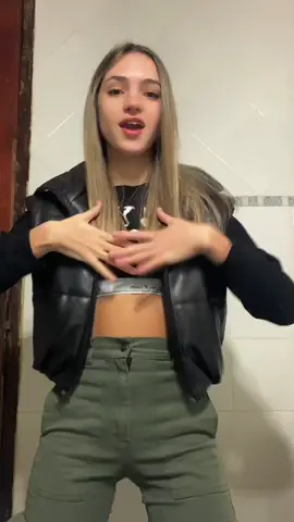 Like y el finde hago vivo#parati #fyp #dance #dancing #emiliamernes #challenge #trend