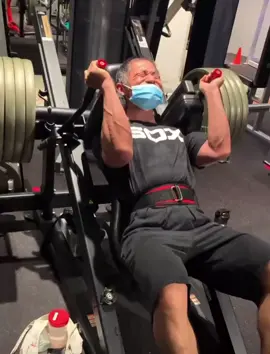 Watch till t he end...Damn...Can you still do that last two lifts when you are 70s~80s? #workout #presevere #challenges #beyondrecords #unbelievable
