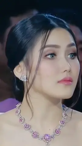 Makin di zoom makin keliatan cantiknya#ayutingting #ayutingting92 #fyp #fypシ