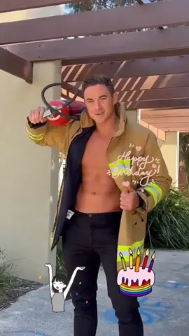 #foryou  #fyp  #fypシ #paramisamigas #happybirthday #cumpleaños  #cumpleañosfeliz #cumpleañossexy #vistas #willparfitt