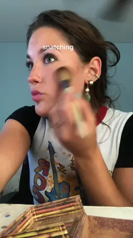 Grwm to go get burritos :) #grwm #burritos #makeuptutorial #amywinehouse