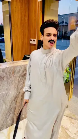 ابوك بعد مترجع من عند الحلاق 😂😂😂 روحوا الانستجرام اخر الاخبار هناك واليوتيوب شوفوا اخر فيديو هناك♥️#القيصر