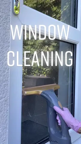 Fool proof window cleaning ✨ #CleanTok #cleanwithme #cleaningmotivation #satisfyingcleans #windowcleaning #LearnOnTikTok #kleeneze #fyp