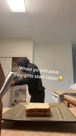 GET ERRBODY😂😂 #intrusivethoughts #itsnotme #relateable #relate #fypシ #fypシ゚viral #fyp #viraltiktok #757tiktok #VA #vatiktok #darkhumour #dark