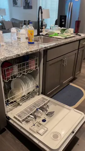 #CleanTok #cleaningtiktok #dishesaway #cleaning