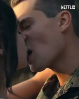 this is definitely my favorite scene ❤️‍🩹 #purplehearts #netflix #sofiacarson #nicholasgalitzine #lukemorrow #cassiesalazar #edit #kiss #fakebody