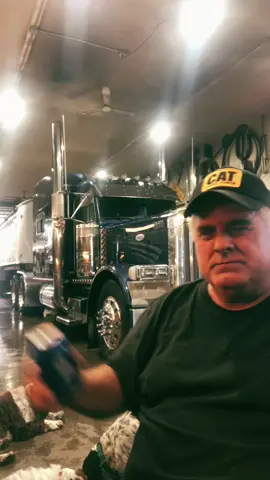 I miss the old days. #truckertok #owneroperator #bucketlife #pennsylvania ##budlight ##379peterbilt