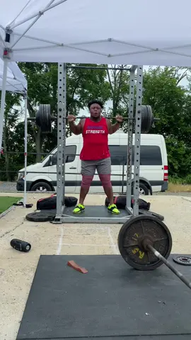 Garage Games shenanigans #BOUTDAT #shotput #discus #thrower #70Feet #fyp #foryou #throwertok #trackandfield #athlete #viral #training #strengthandconditioning