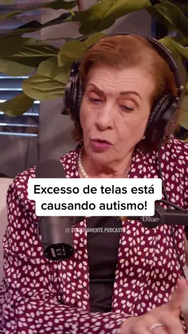 Reflexão interessante da #supernanny ! Com quantos anos o seu filho está mexendo em celular? Conte aqui! #karinabacchi #tiktokgospel #deus #foryou #fy #fé #infancia #saude #podcast #positivamente 