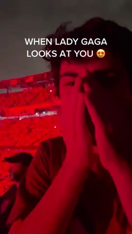 GUYS SHE WAS LIKE STARING AT ME ALL NIGHT I CANT BELIEVE IT 😱😍 #ladygaga #chromaticaball