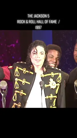 I don’t like that camera angle. ✋ Michael was so funny. 😂#michaeljackson #kingofpop #thegoat #legend #icon #thejackson5 #jackson5 #thejacksons #j5 #mj #dianaross #rockandrollhalloffame #90s #offthewall #thriller #bad #dangerous #historymichaeljackson #bloodonthedancefloormichaeljackson #invincible #michael #xscape #foryou #foryoupage #fyp