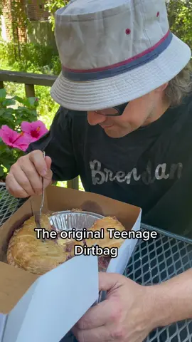 Brendan B Brown, the original Teenage Dirtbag. #teenagedirtbag #wheatus #myteenagedirtbag #trending #americanpie #fyp #greenscreen
