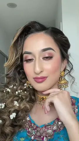 the makeup look for the mehndi day! on days i need my makeup to last 12+ hours, i go more intense with my blush. may look dramatic the first hour, but it always settles in and looks great :) #pakistani #desi #makeuptutorial #pakistaniwedding
