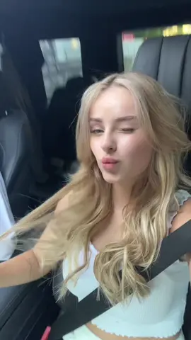 👩🏼 your lond hair blondie is back