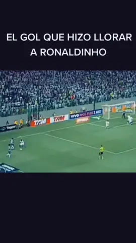 Ronaldinho le dedicó el gol a su padre fallecido ese mismo dia 💔 #CapCut #ronaldinho #ronaldinho10 #ronaldinhogaucho #sadfutbol #sadsoccermomments